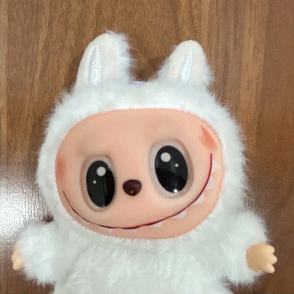 POP MART White Furry Plush Monster Keychain - Picture 7 of 7